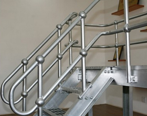 矿热炉用的楼梯踏步板定制厂家